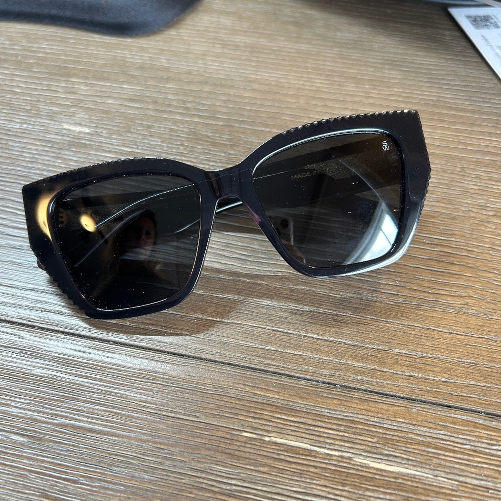 Stuart Weitzman WZN 8010 Sunglasses